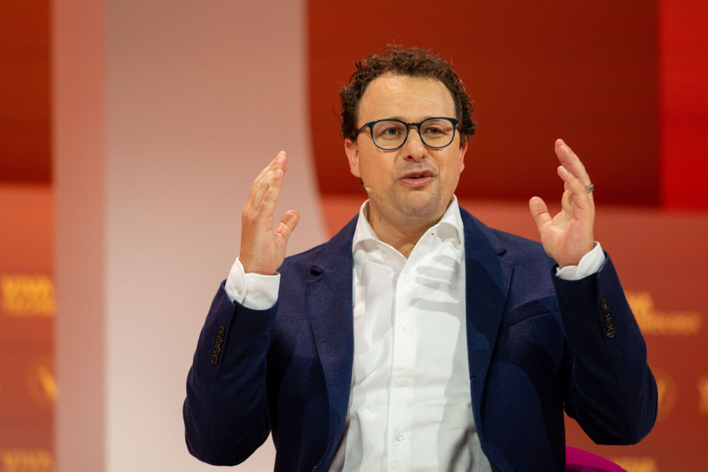Why Political Drama Might Be Boosting Anthropic's AI Sales - ai tools guide from Tech Revenue Brief